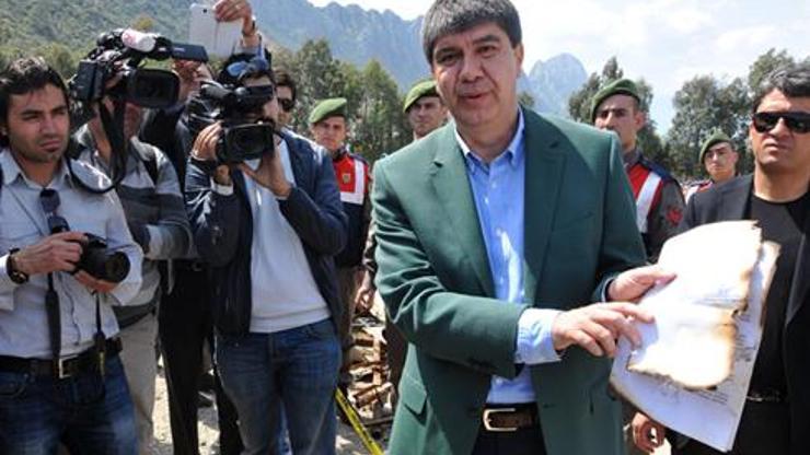 Ak Partiden Antalyada evrak yakılıyor baskını