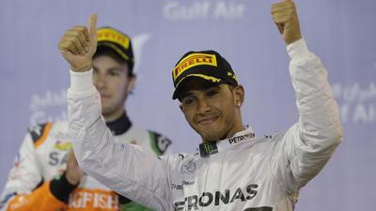 F1de Mercedes 3te 3 yaptı