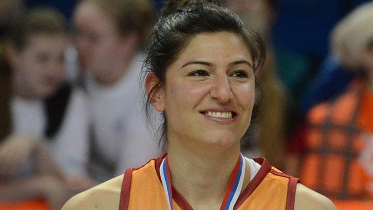 Galatasaraylı Şebnem Kimyacıoğlu Twitterda trend oldu