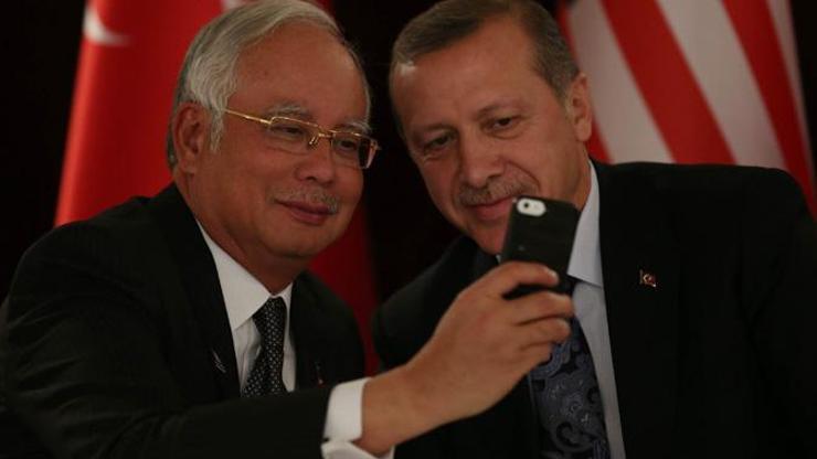 Başbakan Erdoğandan selfie fotoğrafı