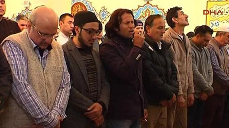 Rockçı imam ABDde ezan okudu