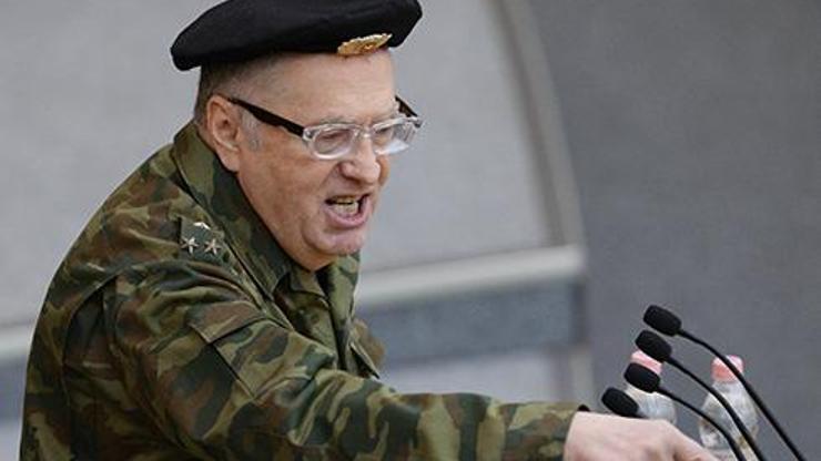 Jirinovsky, hakaret ettiği kadın gazeteciden özür diledi