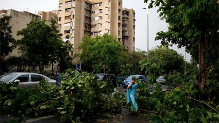 Hindistanda şiddetli fırtına: 40 ölü