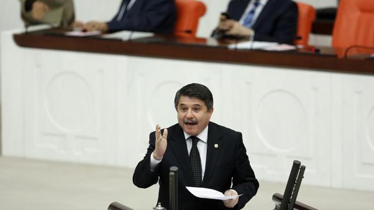AK Partiden tasfiye kararı