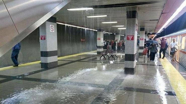 Ankaradaki sağanak yağış hayatı felç etti