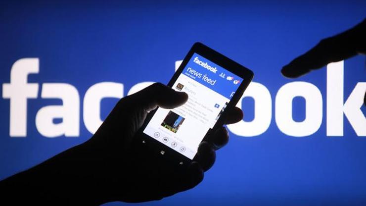 Facebook üzerinden internet kullanıcılarını dinliyorlar..
