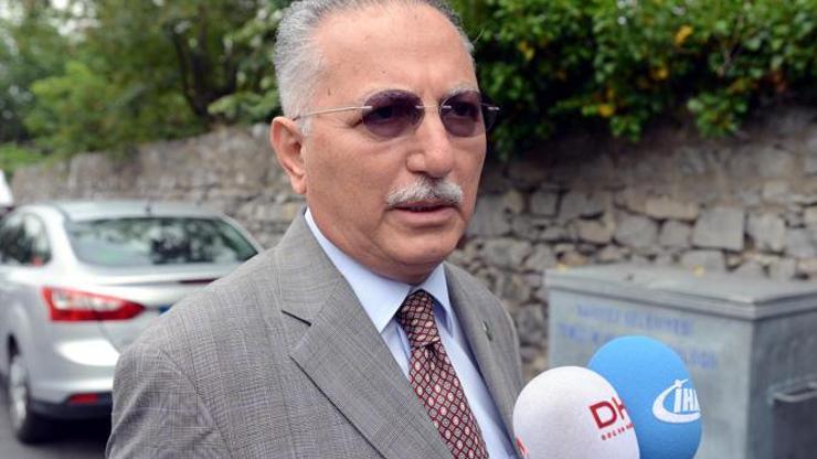 Ekmeleddin İhsanoğlundan Başbakana çatısız temel yanıtı