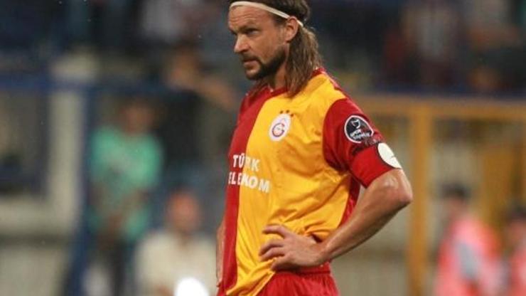 Ujfalusi futbolu bıraktı