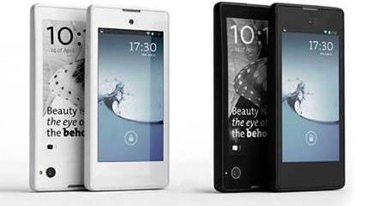 Çift ekranlı Android YotaPhone satışa çıktı