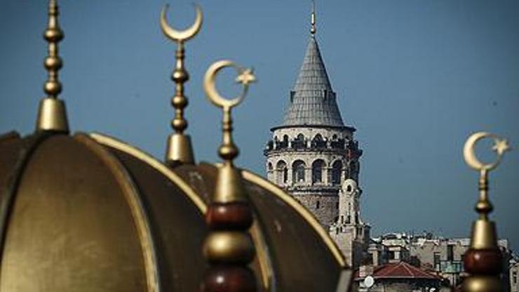 Galata Kulesinden atladı