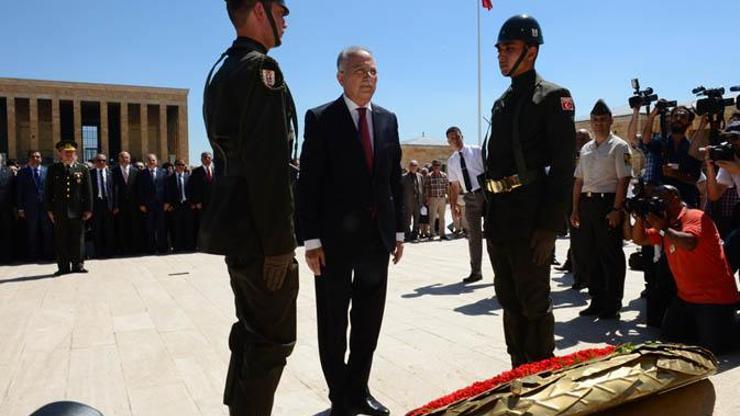 Ekmeleddin İhsanoğlu, Anıtkabirde