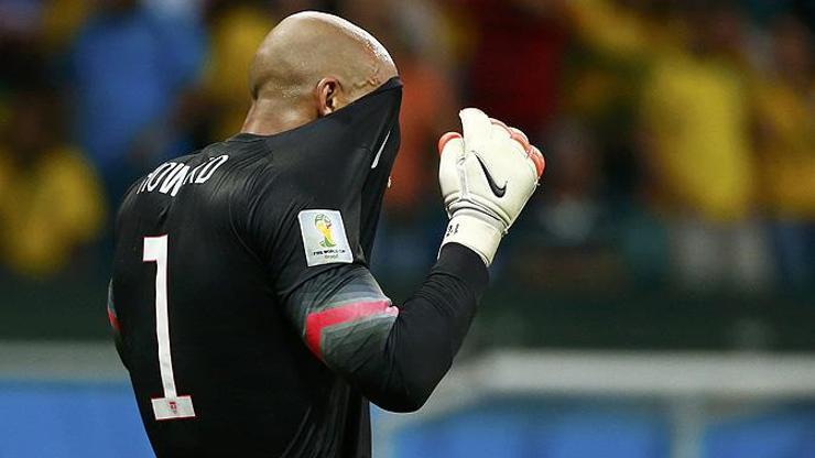 Tim Howard geceye damgasını vurdu