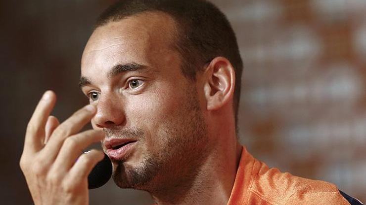 Wesley Sneijder sakatlandı