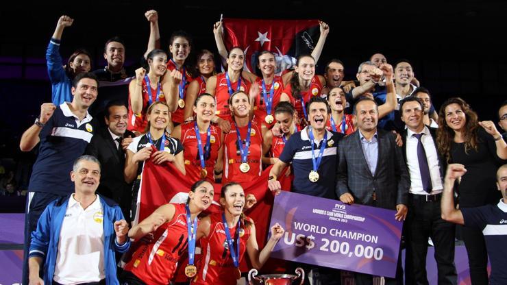 Vakıfbank kupa koleksiyonunu tamamladı