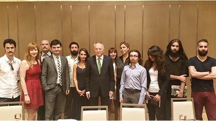 Ekmeleddin İhsanoğlu Ekşi Sözlük yazarlarıyla buluştu
