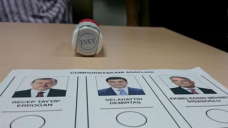 Havalimanları ve sınır kapılarında oy verme işlemleri başladı