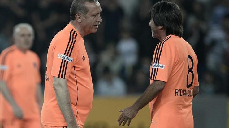 Rıdvan Dilmenin ayağı kırıldı