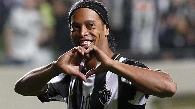 Ronaldinho Beşiktaşın kapısından geçecek mi