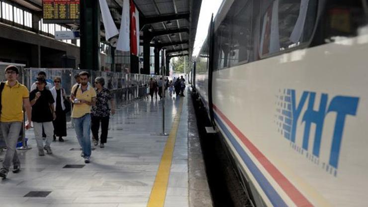 Hızlı tren biletinde uçak modeli