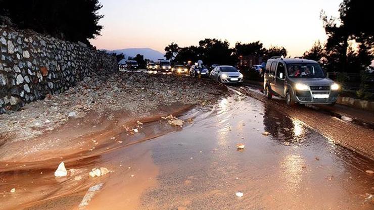 Bodrumda isale hattı patladı, karayolu ulaşıma kapandı