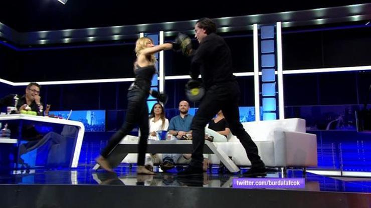 Canlı yayında kickbox eğitimi