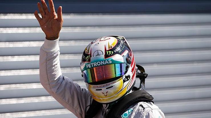 F1 İtalyada pole-position Lewis Hamiltonın
