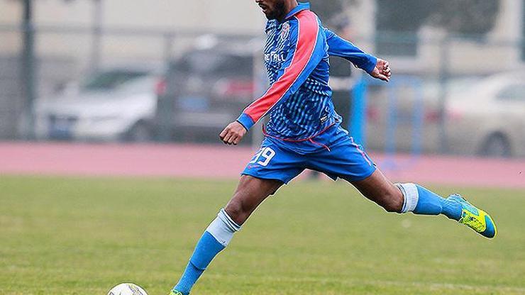 Anelka Hindistana transfer oldu