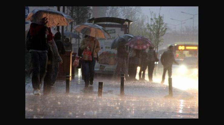 Çok şiddetli sağanak başladı... İstanbulda trafik kilit