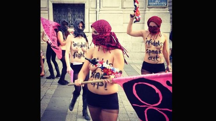 FEMEN bu kez IŞİDi protesto için soyundu