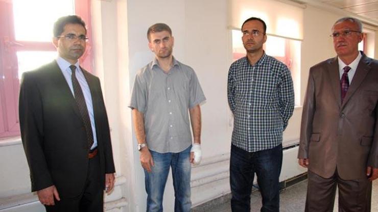 Batmanda okul basan veliler, müdür yardımcısını bıçakladı