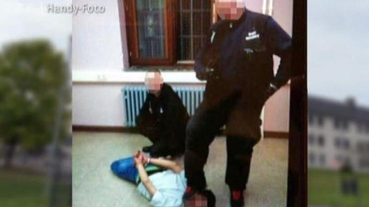 İçişleri Bakanı yurttaki işkence nedeniyle özür diledi