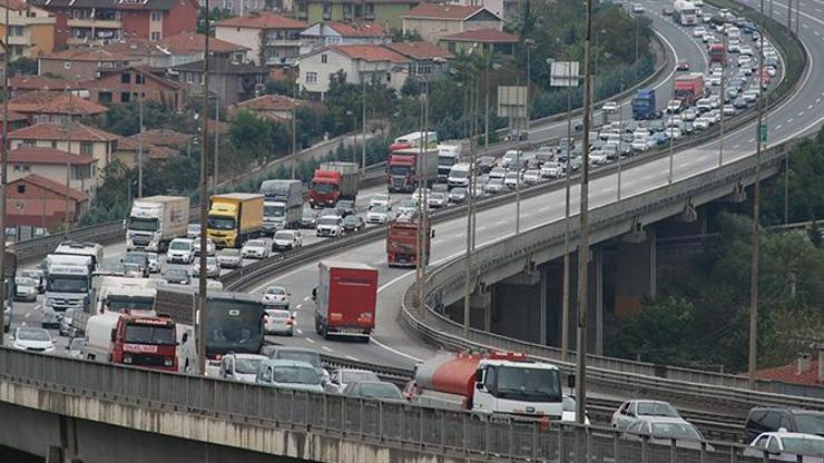 TEM otoyolundaki yoğunluk devam ediyor