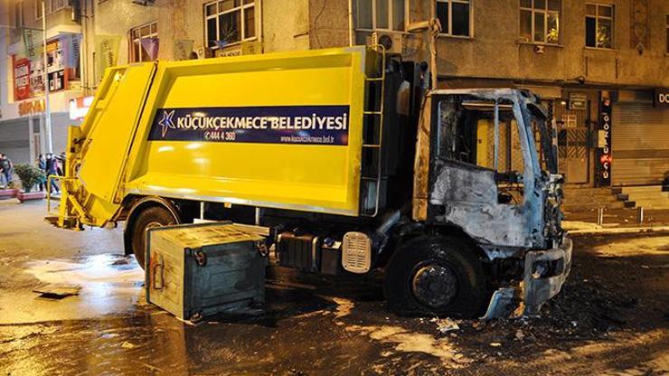 Küçükçekmecede çöp kamyonunu ateşe verdiler