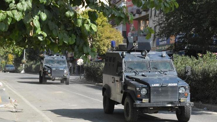 Siirtte polis karakoluna saldırı
