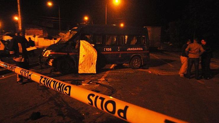 Askeri araç kaza yaptı: 1 şehit, 5 yaralı