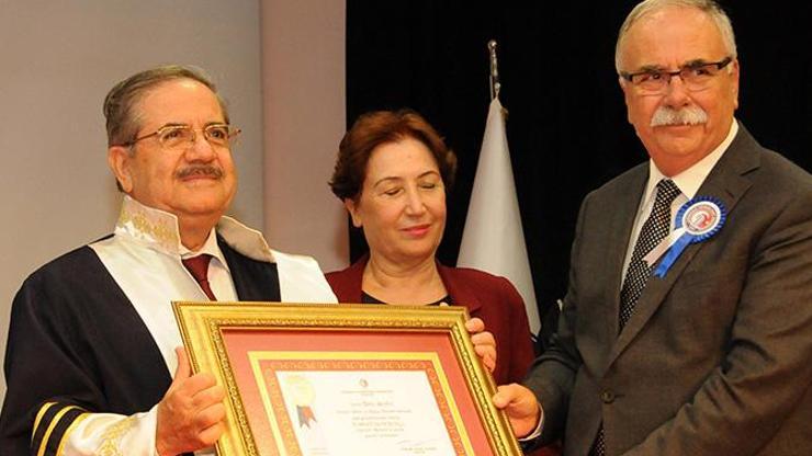 ÇOMÜ’den Taha Akyol’a çifte fahri doktora