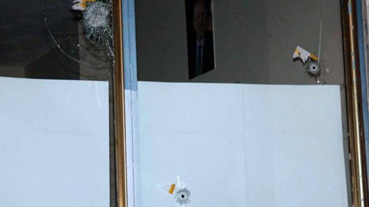AK Parti binasına ateş açıldı