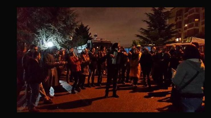 Validebağda gece nöbeti
