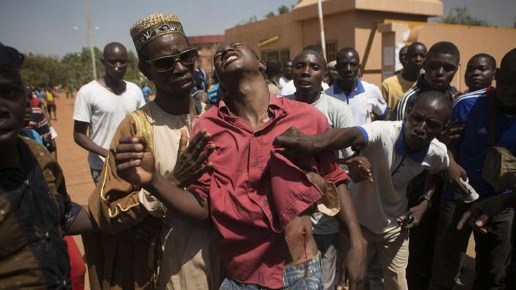Burkina Fasoda Devlet Başkanı Campaore istifa etti