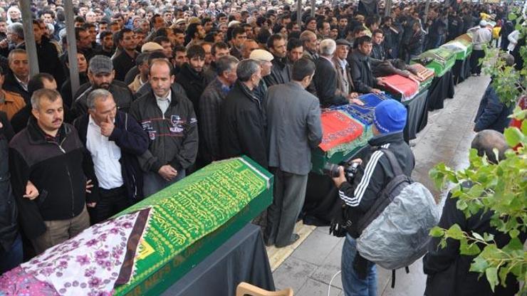 14 tarım işçisi son yolculuğuna uğurlandı