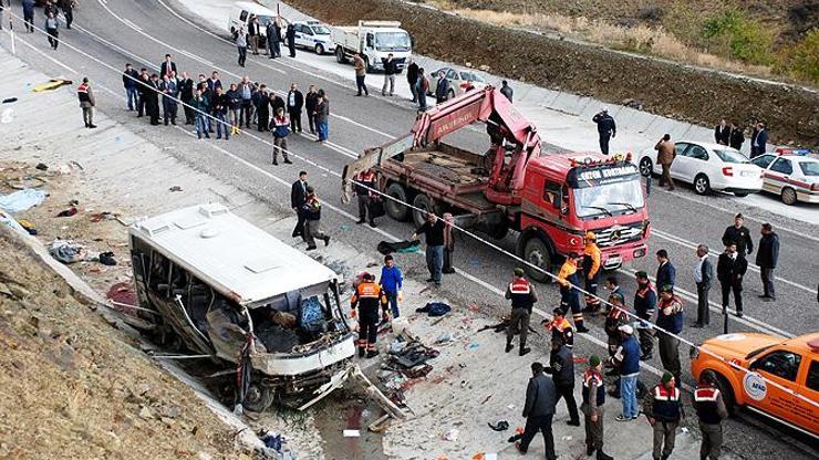 Aynı midibüse 87 kişi bindik