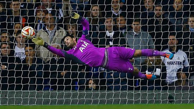 Tottenham taraftarlarından Galatasaray tezahüratı