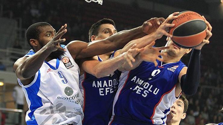 Anadolu Efes: 85 - Sardegna Sassari: 62