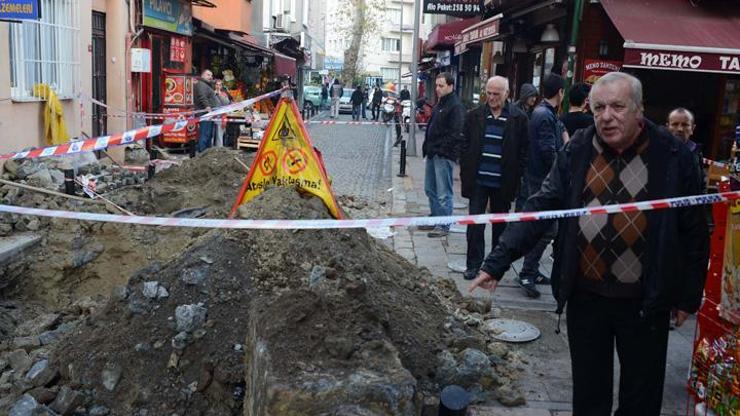 BEDAŞ kepçesi doğalgaz borusunu patlattı