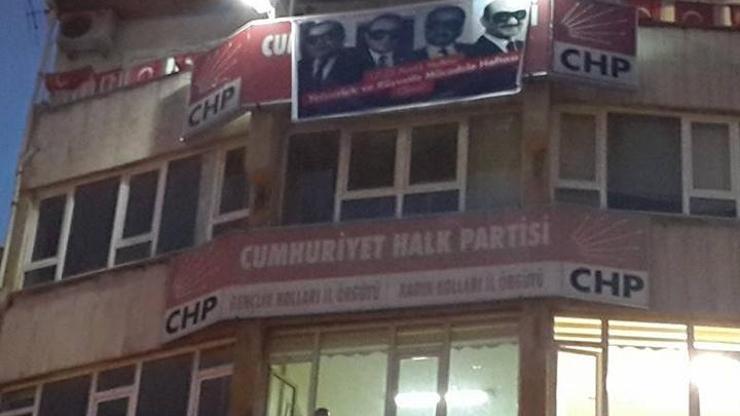 CHP il binasında pankart gerilimi