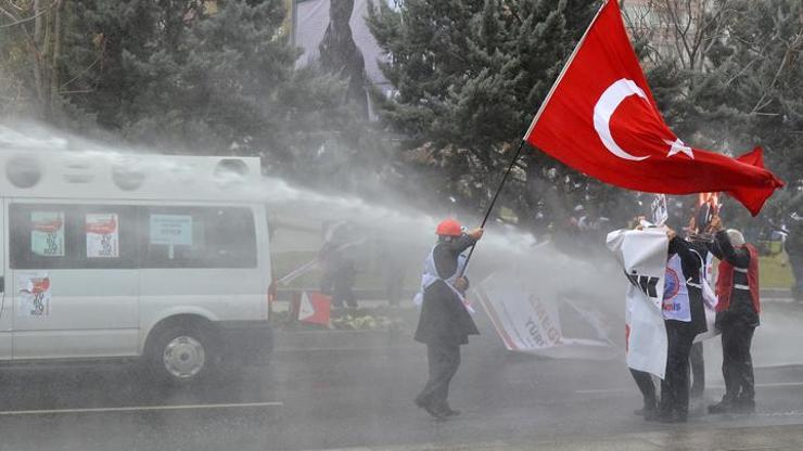 Eğitim-İş üyelerine biber gazlı müdahale
