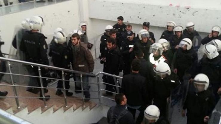 YTÜde Davutoğlu protestosu: 10 gözaltı
