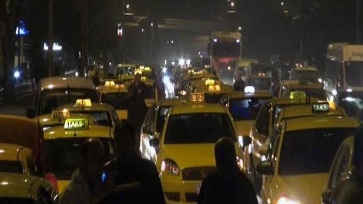 Taksiciler eylem yaptı