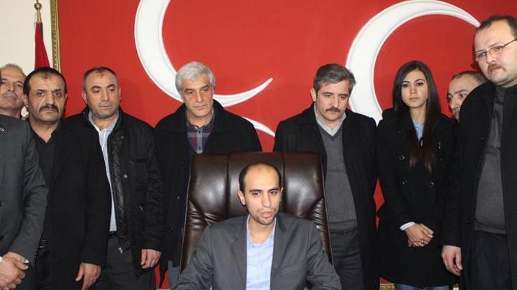 MHP binasına asılan pankart indirildi