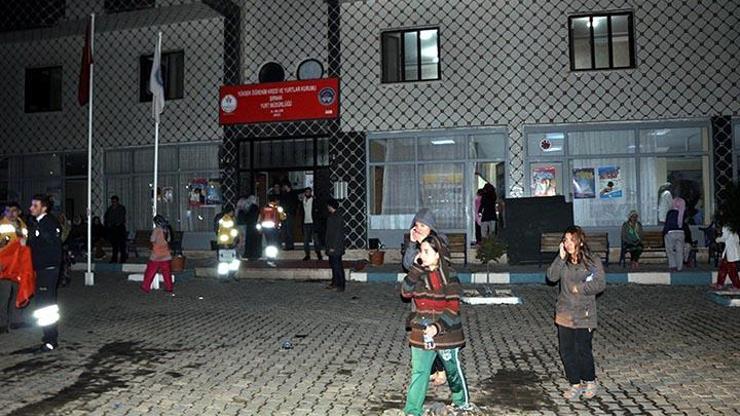 Kız yurdundaki yangın panik yarattı: 12 öğrenci dumandan etkilendi